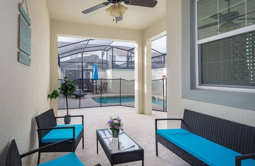 Kissimmee Ski Chalet | Adorable Townhouse 4Bed/3Bath/Pool/5Min Disney