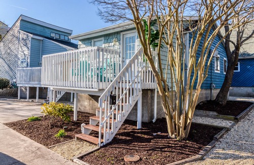 Midtown Ocean City Cottage | Adorable, waterfront beach cottage w/bay view, full kitchen, & free WiFi