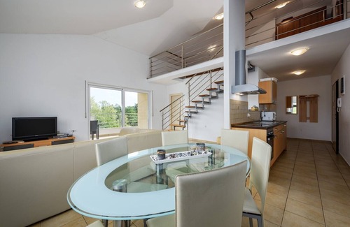 Monterol Apartment | Adria B11 Spacious apartment near the sea