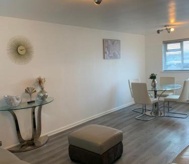 Seacroft Apartment | Adsa Guesthouse