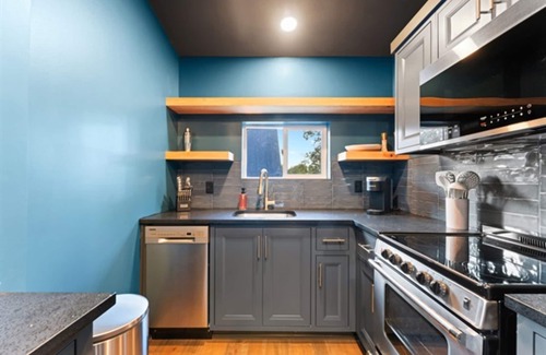 Omaha Cabin | AdultOnly BoatSlipAvailable PetFriendly HeatedPool ThunderRidgeClose
