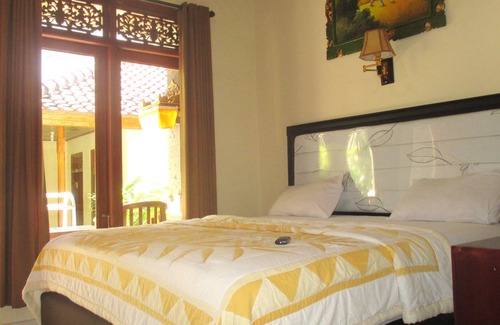 Legian City-Centre Bed & Breakfast | Adus Beach Inn