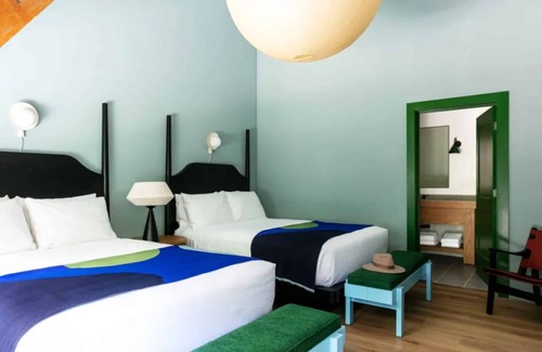 Stowe Area Hotel | Adventure Awaits in a Spacious Room Near Mt Mansfield! Outdoor Pool!