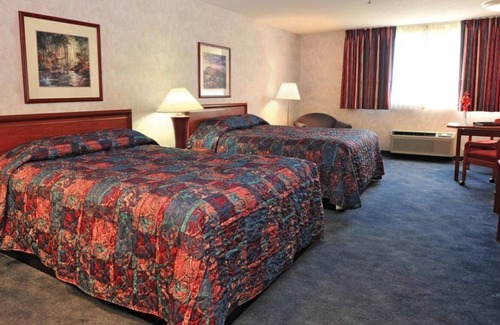 Altamont House | Adventure Awaits! Serene Unit Near Airport and Pool