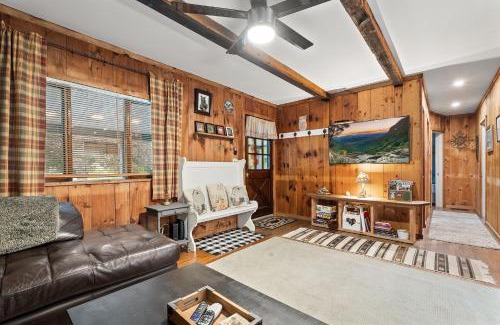 Beaver Dams Apartment | Adventure Basecamp! Cabin near all Attractions!