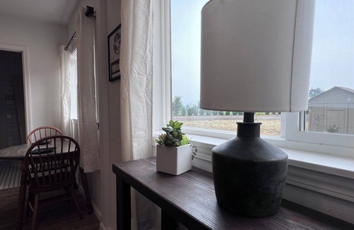 Medford House | Adventure Getaway/Spacious One Bedroom in Beautiful Central Point, Oregon