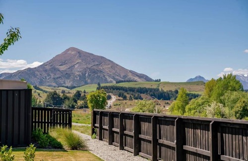 Albert Town Apartment | Adventure's Retreat