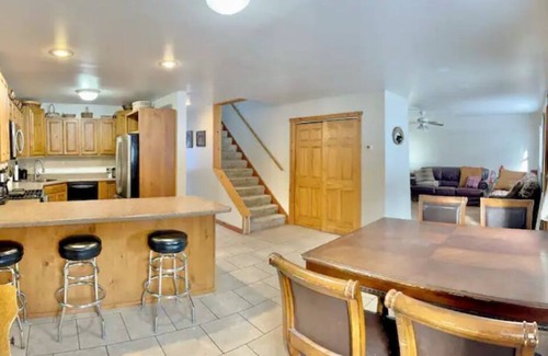 Land O Lakes House | Adventurers paradise! spacious cabin on trails end