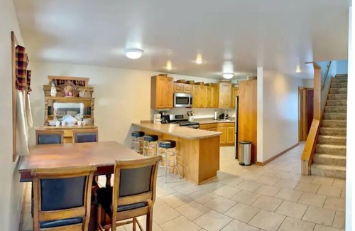 Land O Lakes House | Adventurers paradise! spacious cabin on trails end