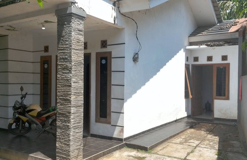 Java House | Adventures jungle & lake home