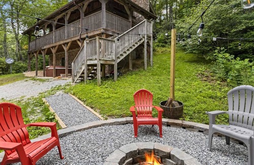 Linville Falls Cabin | Adventurous Cabin Near Hiking Trials