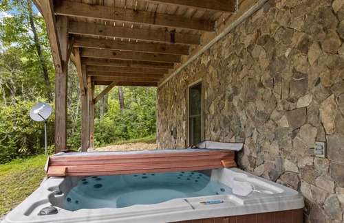 Linville Falls Cabin | Adventurous Cabin Near Hiking Trials