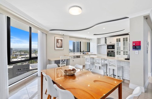 Surfers Paradise Apartment | Aegean Apartments