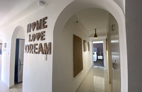 Surfers Paradise Apartment | Aegean Apartments