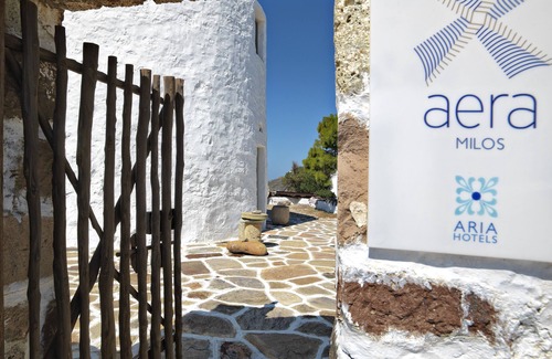Tripiti House | Aera Milos