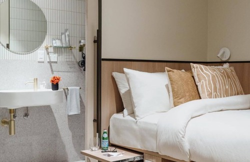Mascot Hotel | Aerotel Sydney - Inside International Terminal Airport