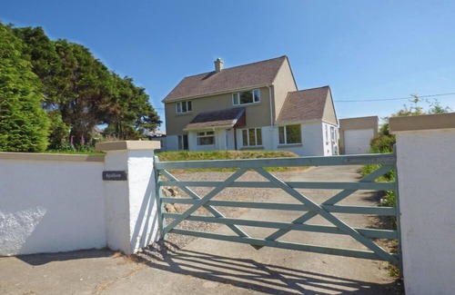 Haverfordwest Cottage | Afallon, Holiday Cottage Mathry, Sleeps 4, 2 bedrooms, bathrooms