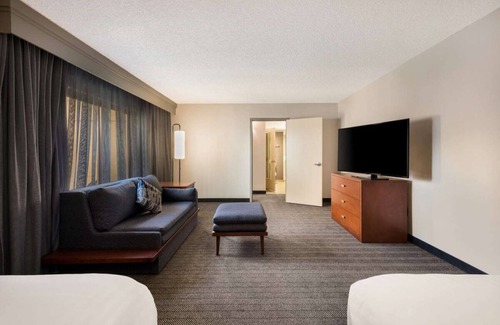 San Jose Hotel | Affordability Meets Comfort! 2 Modern Units, Near Happy Hollow Park and Zoo
