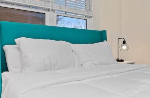 Midtown Apartment | Affordable 1-BR by DMC Detroit