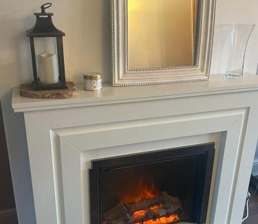 Newark upon Trent House | Affordable 3 Bedroom House,Sleeps 5,Free parking,close to City, Home from Home