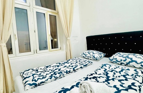 Liesing Apartment | Affordable 5BR Apartment; Near Atzgersdorf Park