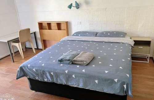 Meekatharra Hotel | Affordable and clean room with food option