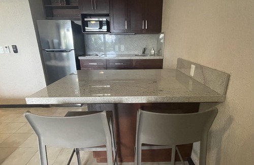 Zona Hotelera Apartment | Affordable Cancun Oceanfront Condo at the "Zona Hotelera" (Hotel Zone)