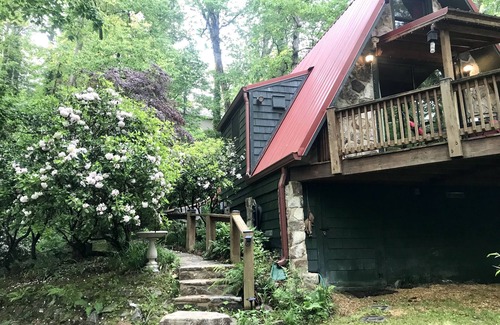 Clayton Cottage | Affordable Cute Clean, Close to downtown, hikes, falls, fishing, rafting