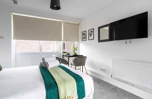 Southgate Apartment | Affordable En-Suite Studio Rooms in London, N14 1A