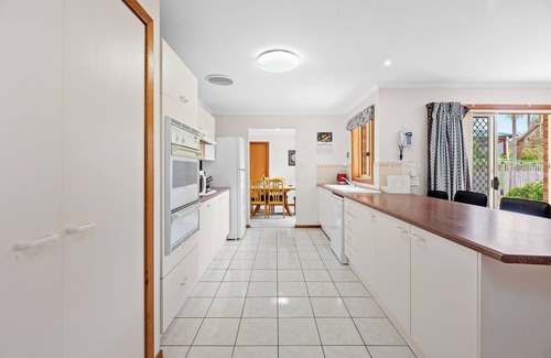 Maloneys Beach House | Affordable family beach getaway