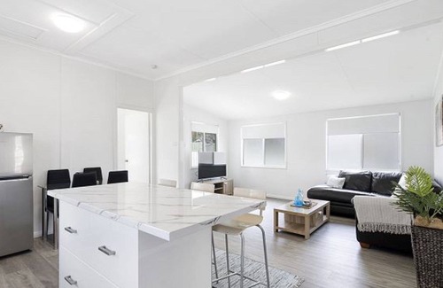 St. Georges Basin House | Affordable, Fully Renovated Cottage