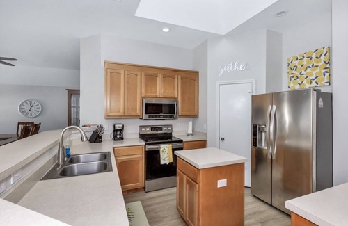 Belle Mina House | Affordable Large Family Home Close to All of Huntsville!