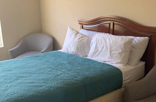 Union City House | Affordable Luxury Apartment (11 min drive from Airport)