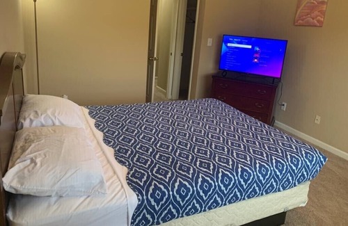 Union City House | Affordable Luxury Apartment (11 min drive from Airport)