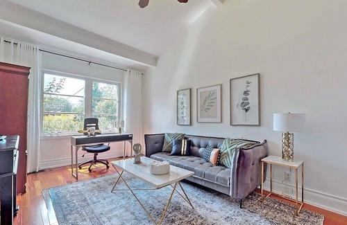 Toronto House | Affordable Luxury Modem Entire House in Toronto Centre Area