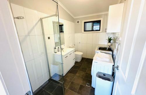 Manly Vale Apartment | Affordable Luxury Stay Near Manly Beach