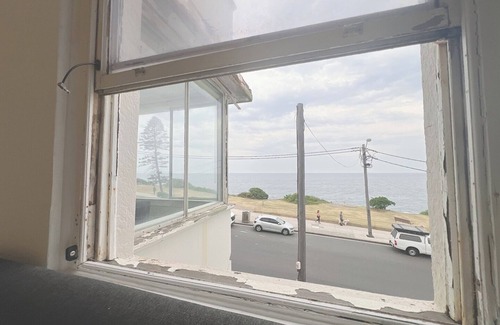 Maroubra Apartment | Affordable Ocean View 1BDR Unit Maroubra Beach