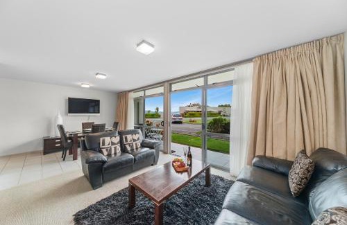 Two Mile Bay Apartment | Affordable One Bedroom Apartment Lake Taupo C4
