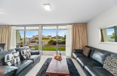 Two Mile Bay Apartment | Affordable One Bedroom Apartment Lake Taupo C4