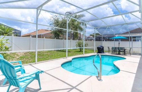 Esprit House | Affordable Pool Home, Golf Course Community on Lake Davenport,15 Minutes to Disney