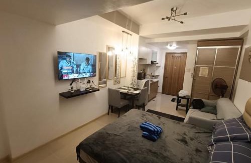 Project 8 Apartment | Affordable Studio Type Condo in Congressional Town Center