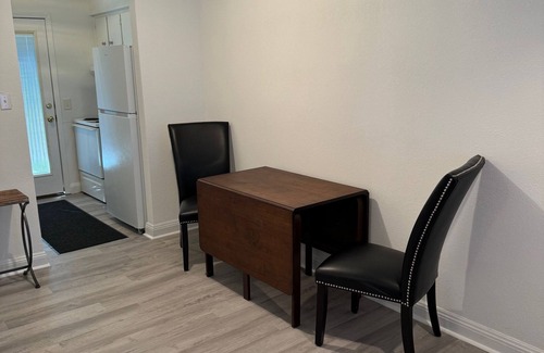 Gulf Breeze House | Affordable Townhome in Gulf Breeze Florida is ready for guest.
