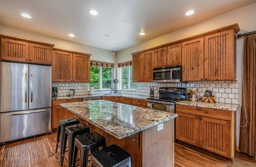 Cle Elum House | Affordable-Two Homes-Private-Stunning Views+PetsOk-Summer Special 4+Nts