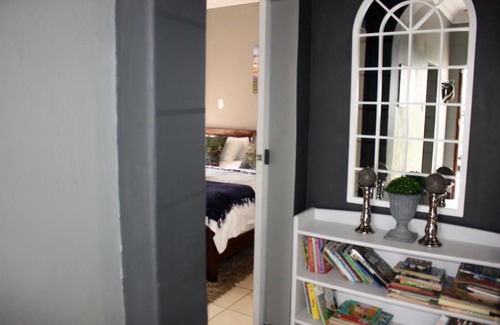 Vredefort House | Afri Gastekamers - Family Rooms