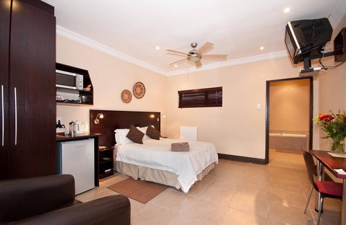 Summerstrand Bed & Breakfast | Africa Beach B&B