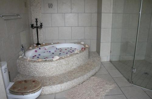 Ekurhuleni Hotel | Africa Paradise - OR Tambo Airport Boutique Hotel