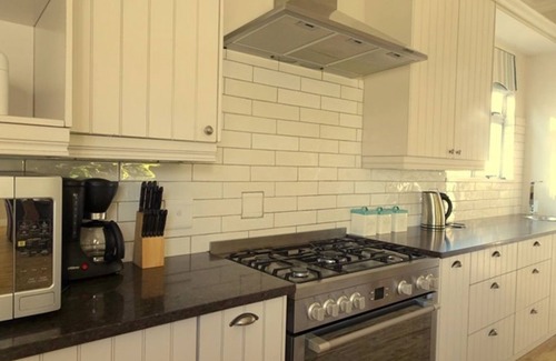 Durbanville Cottage | African Palm Cottage