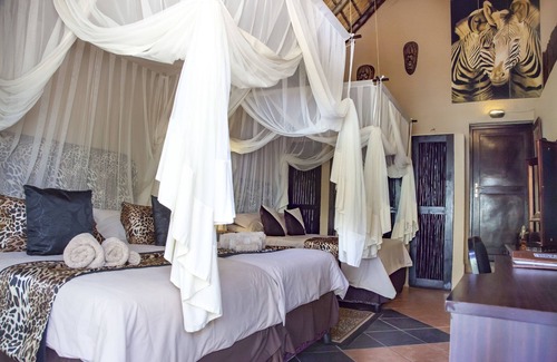 Hoedspruit Cabin | African Rock Lodge