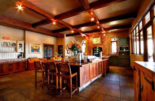 Greater Johannesburg Metropolitan Area House | Afrique Boutique Ruimsig