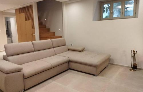 Leonidio Apartment | Afroditis's & Makis's apartment 2